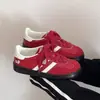Tênis de Treino Alemão Popular com Design de Maçã Verde Estilo Coreano para Mulheres, Novo Versátil Casual de Couro Branco, Lançamento Primavera 2026