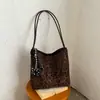 Bolsa feminina de grande capacidade, minimalista, nova coleção de inverno 2026, acabamento fosco retrô, bolsa de ombro, bolsa transversal, bolsa tote de alta qualidade