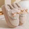 Pantuflas de Algodón con Peluche de Lazo para Mujer Otoño/Invierno 2026 Nuevas Cálidas para Interiores del Hogar Antideslizantes Suela Gruesa Pantuflas de Algodón Invierno