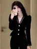 Camisa de Veludo Preta para Mulheres Baixas, Luxo Leve, Rejuvenescedora, Estilosa, Única, Bonita, Renda Estilo Francês, Top Acinturado para Outono e Inverno