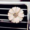 Colgante de Aleación con Incrustaciones de Diamantes Transfronterizo Adornos de Margarita para Mujer Eliminación de Olores Productos de Aromaterapia para Coche Clip para Perfume de Salida de Aire