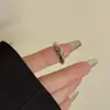 Pulsera Abierta con Textura Metálica de Diseñador Único, Hecha a Mano Finamente, Tachonada con Diamantes, Anillo Versátil Apilable Estilo Europeo y Americano