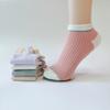 Calcetines calcetines de mujer primavera y verano delgados absorbentes del sudor transpirables de algodón de doble aguja calcetines de bote de boca ligera a juego de color coreano en stock al por mayor