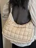 Bolso de Hombro de Moda Simple de Burbujas a Cuadros para Mujer, Bolso de Plumas de Alto Valor, Nuevo Simple de Moda Primavera 2026