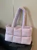 Bolso tote simple de gran capacidad para mujer, nuevo bolso de hombro casual para el otoño de 2026, bolso acolchado de algodón súper popular y moderno