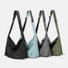 Bolsa Grande Colorida para Mulheres Estilo Verão 2025 Bolsa Pequena Fresca Simples Cor Lisa de Nylon para Mulheres Ombro Único Estudante Trabalho Transversal