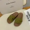 Sandálias slip-on versáteis de sola grossa em estilo retrô casual para mulheres, novidade de verão 2026, sandálias Birkenstock de cor sólida para praia, estilo preguiçoso