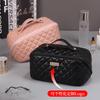 Fábrica de Equipaje Yiwu Suministro Transfronterizo Muestras Gratuitas Neceser Acolchado Bolsa Almohada Bolsa de Acordeón Tienda de Fábrica Yiwu