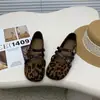 Populares zapatos Mary Jane para mujer, colección otoño 2026, zapatos planos casuales de doble hebilla, mocasines retro estilo Birkenstock con suela blanda