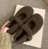 Sapatos Mary Jane de Pelo Cinza para Roupas de Inverno Femininas Novos Sapatos Baixos de Estilo Coreano para Mulheres com Altura Aumentada e Sapatos Quentes de Veludo de Algodão