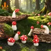 Luminoso Estéreo Mini Lindo Pequeño Hongo Joyería Decoración Accesorios Hechos a Mano Micro Paisaje DIY Adornos de Resina Venta al por Mayor