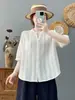 Camisa de algodón puro con cuello en V y rayas para mujer, manga media, corte holgado, versátil, blanca, top ligero, camisa de malla retorcida, estiliza y moderna