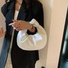Bolsa pequena de alta textura para mulheres 23 nova moda de celebridades da Internet bolsa de mão com nó estilo coreano bolsa de nuvem plissada da moda