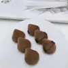Esponja de maquiagem cor de chocolate, base, corretivo parcial, esponja de maquiagem, ferramenta de beleza, formato gota, adequada para uso úmido e seco