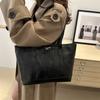 Bolso Tote Commuter de Moda Retro 2024 Nuevo Gran Capacidad Alto Sentido Transfronterizo Comercio Exterior Hombro Axila