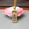 Colgante de Acero de Titanio Tangka Barra de Oro Pequeña Amuleto Buda Colgante Pintado a Mano en Oro Ocho Grandes Dioses Guardianes Zaki Lhamo Tara Verde