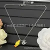 Nuevos Modelos Transfronterizos con Etiquetas, Combinando los Diseños de Collares Gucci, Hermes y Louis Vuitton, Lujo Ligero y Estilo Simple, Venta al Por Mayor con Álbum de Fotos para Selección