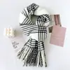Bufanda para Mujer Invierno 2025 Nuevo Estilo de Gama Alta Elegante Estilo Coreano Chal a Cuadros para Parejas Bufanda Versátil