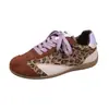 Zapatillas deportivas de retazos, zapatos casuales para mujer, zapatillas retro con cordones, estampado de leopardo de moda, zapatos versátiles de tela de suela plana estilo americano