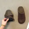 Zapatos sin cordones estilo Birkenstock con forro de felpa para mujer para otoño e invierno, con diseño de punta cerrada, estilo media pantufla y estética retro coreana, lo que los hace versátiles y fáciles de combinar con varios atuendos.