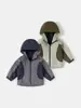 Chaquetas y Abrigos de Otoño 2026 para Niños Chaquetas con Capucha y Cremallera de Primavera Ropa Deportiva Casual para Bebés Ropa Infantil de Moda al por Mayor