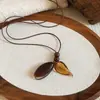 Collar de cordón de cuero con perla cuadrada de acrílico, estilo vintage y artístico, cadena para suéter, diseño único, joyería de lujo ligera, venta al por mayor