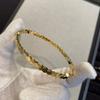 Versión Seiko de Pulsera de Panal, Pulsera de Panal con Rombos Ondulados Tallados Perfectamente y Hermosos con Diamantes, Diseño de Lujo Accesible