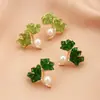Pendientes de Perla con Hoja de Ginkgo Diseño de Nicho Sentido Estético Verde Bosque Cristal Verde Accesorios para Orejas de Lujo Ligero Pendientes Elegantes Exquisitos de Moda
