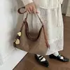 Bolsa de palha tecida retrô de nicho para uso diário para mulheres, verão de 2026, grande capacidade, para o trabalho, ombro e transversal simples