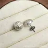 Aretes de Titanio F136 con Efecto Perlado de Ondas de Agua y Cierre de Mariposa Integrado Joyería para Piercings de Aleación de Titanio G23 Venta al por Mayor
