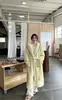 1213CACA Roupão de Inverno para Casal Feminino Longo com Capuz Espesso Conjunto de Três Peças Estilo Coreano Pode Ser Usado Fora de Casa Roupas de Casa
