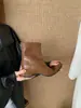 Botas de tornozelo estilo coreano First Encounter Season, bico quadrado e salto grosso para mulheres, coleção outono/inverno 2026, botas elegantes e que afinam, versáteis com zíper traseiro, botas da moda