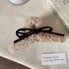 Pinza para el pelo de lana de cordero de alta gama para mujer Otoño e Invierno, Pasador de pelo con lazo de cuero dulce y fresco, Accesorio para el pelo de pinza de tiburón