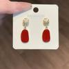 Aretes de Temperamento con Pin de Plata S925 2022 Nuevos Simples Geométricos Rojo Vino Viento de Hong Kong Aretes Venta al por Mayor Fábrica