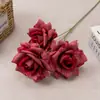 Flores de Seda Flores Artificiales Plantas Verdes Flores Artificiales Rosa de 3 Cabezas Textura de Malla Flores de Rosa Paisajes de B&B Ramilletes de Boda Arreglos Florales Ramilletes de Flores Decorativos
