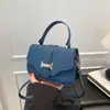 Bolsa Quadrada Pequena Retrô Francesa de Alto Acabamento para Mulheres, Novo Modelo Outono 2025, Bolsa de Ombro e Transversal Versátil com Alça de Couro de Luxo Leve