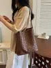Bolso Cubo Retro Tejido de Gran Capacidad para Mujer 2026 Primavera Nuevo Versátil Textura de Alta Calidad Bolso de Hombro/Axila