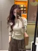 Estilo Coreano Roupas de Início de Outono Camisa de Malha Cinza de Manga Longa com um Top Curto Único e Bonito Ajustado ao Corpo para Pessoas Baixas