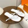 Sandalias Planas Estilo Retro para Mujer, Adecuadas para Uso en Exteriores, Verano 2026, Chanclas Únicas con Efecto Adelgazante, Sandalias de Playa de Cuero Suave