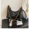 2026 Nova Bolsa de Axila de Couro Wax Oiled Retro para Mulheres Grande Capacidade para o Dia a Dia Corrente Ombro Único Transversal Versátil Bolsa Dumpling