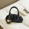 Bolso de Hombro Retro Chic para Mujer, Nuevo Bolso Cuadrado Pequeño de Color Sólido Tendencia Otoño Temprano 2026, Bolso de Hombro de Alto Valor Estilo Coreano