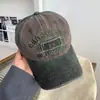Boné de beisebol retrô americano para mulheres, topo macio, letra, jeans lavado, aba de pato com aba larga, circunferência da cabeça grande, chapéu pequeno