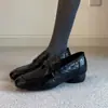 Mocassins Femininos de Couro Macio Estilo Britânico Vintage, Sapatos Slip-On Versáteis da Moda Simples de Couro Genuíno com Salto Baixo