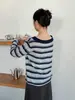 Simple y Elegante, Revela la Clavícula, Camisa de Punto Rayada Hombros Descubiertos, Estilo Holgado y Relajado, Top de Lino Tencel Amigable con la Piel 01500