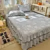 Falda de cama de borde acolchado estilo Ins antideslizante para cama individual juego de tres piezas artículo individual producto individual falda de cama doble encaje ropa de cama agradable al tacto