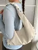Yozzi 2026 bolso nuevo de alta moda para mujer de principios de otoño, bandolera casual retro elegante, bolso tote con tachuelas