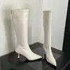 Elegantes botas altas de tacón alto y diseño delgado para personas menudas, botas altas adelgazantes de punta para otoño e invierno con cremallera trasera
