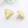 Pendientes versátiles de temperamento de alta gama estilo Hepburn de Instagram pendientes en forma de corazón pendientes de botón de corazón tridimensionales exquisitos a la moda simples