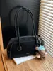 Bolsa de Axila Retro de Nicho para Pedido Estrangeiro para Mulheres 2025 Nova Bolsa Almofada de Alta Qualidade Bolsa de Ombro Versátil de Grande Capacidade