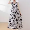 Novo Vestido de Algodão e Seda de Verão para Mulheres, Corte Amplo, Emagrecedor, Adequado para Mães de Meia-Idade e Idosas, Vestido Longo Elegante, Vestido de Praia